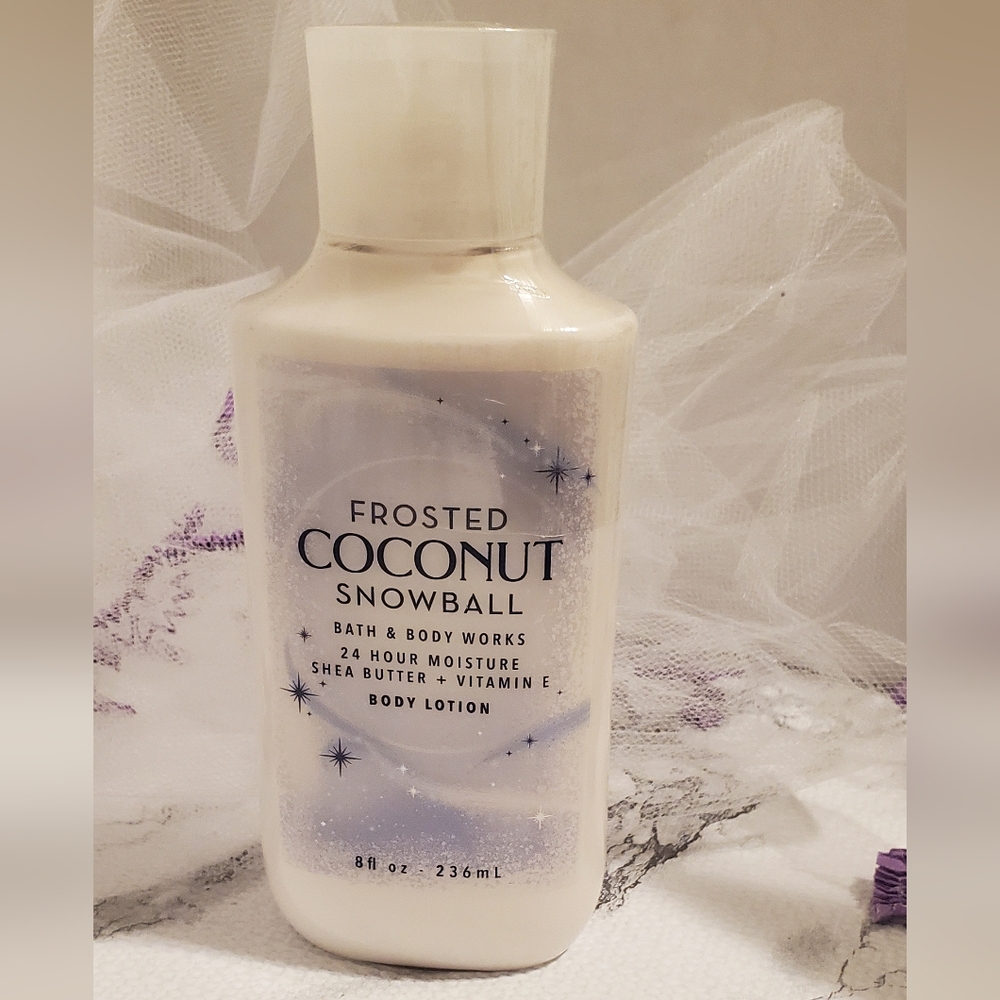 Brand new Bath & Body Works Frosted Coconut Snowball Body Lotion